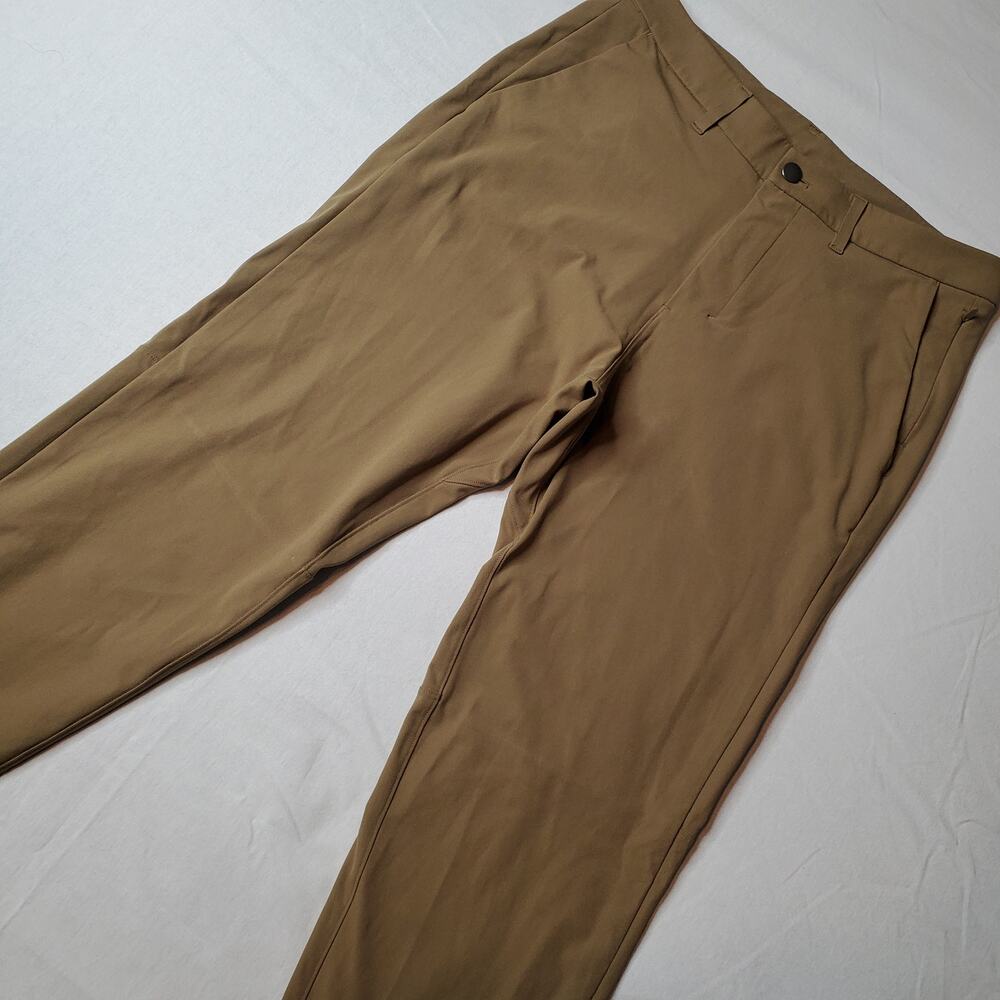 Lululemon Men's Size 32X31 Commission Pant Slim Warpstreme Tan M5439S